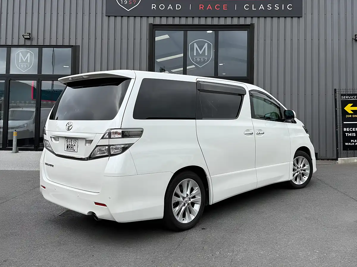 Used 2009 Toyota Vellfire Z (8 Seater) White - Interior and Exterior details 3