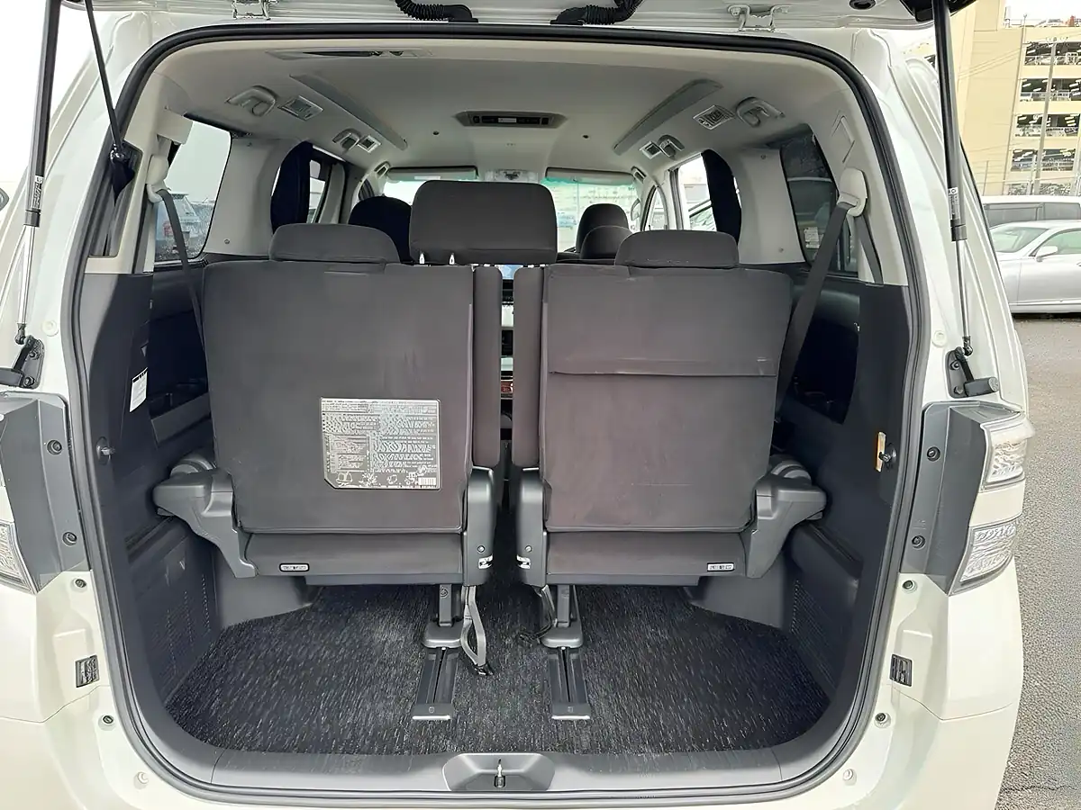 Used 2009 Toyota Vellfire Z Platinum Selection (7 Seater) White - Interior and Exterior details 13