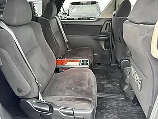 Used 2009 Toyota Vellfire Z Platinum Selection (7 Seater) White - Interior and Exterior details 4