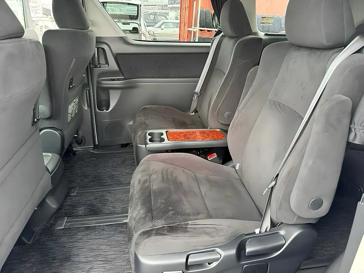 Used 2009 Toyota Vellfire Z Platinum Selection (7 Seater) White - Interior and Exterior details 6