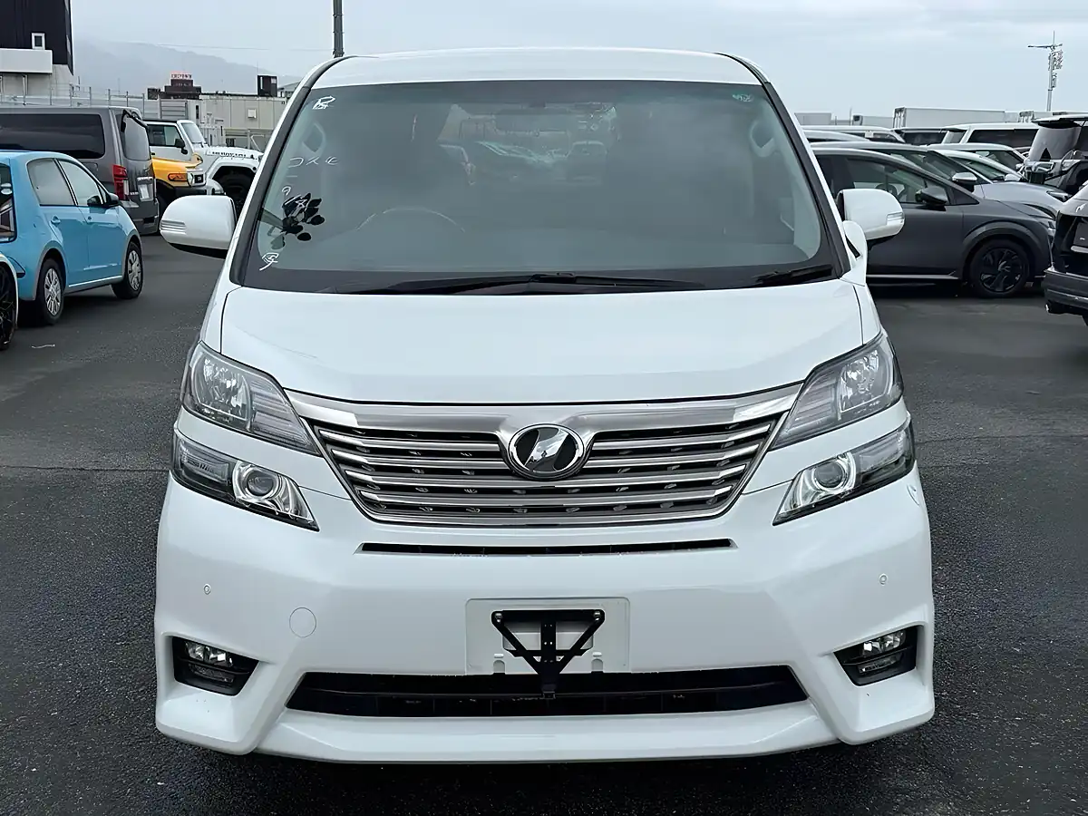 Used 2009 Toyota Vellfire Z Platinum Selection (7 Seater) White - Interior and Exterior details 9