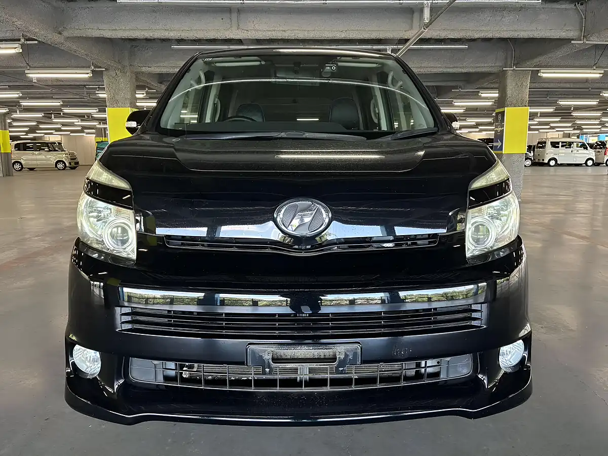 Used 2009 Toyota Voxy Z 5dr 8 Seats Black - Interior and Exterior details 9