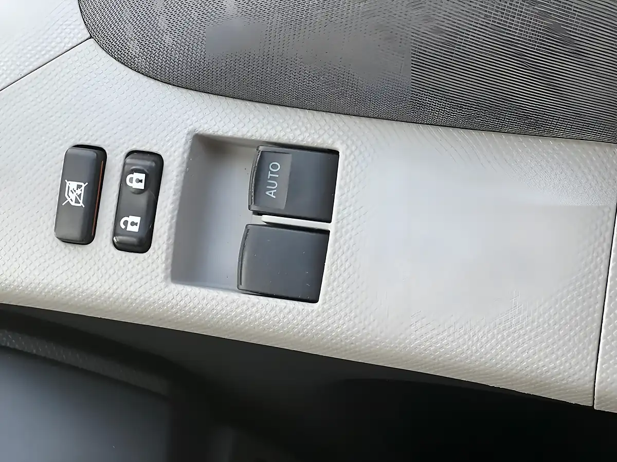 Used 2009 Toyota Yaris Tr Black - Interior and Exterior details 10