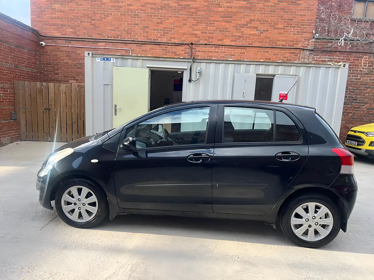 Used 2009 Toyota Yaris Tr Black - Interior and Exterior details 3