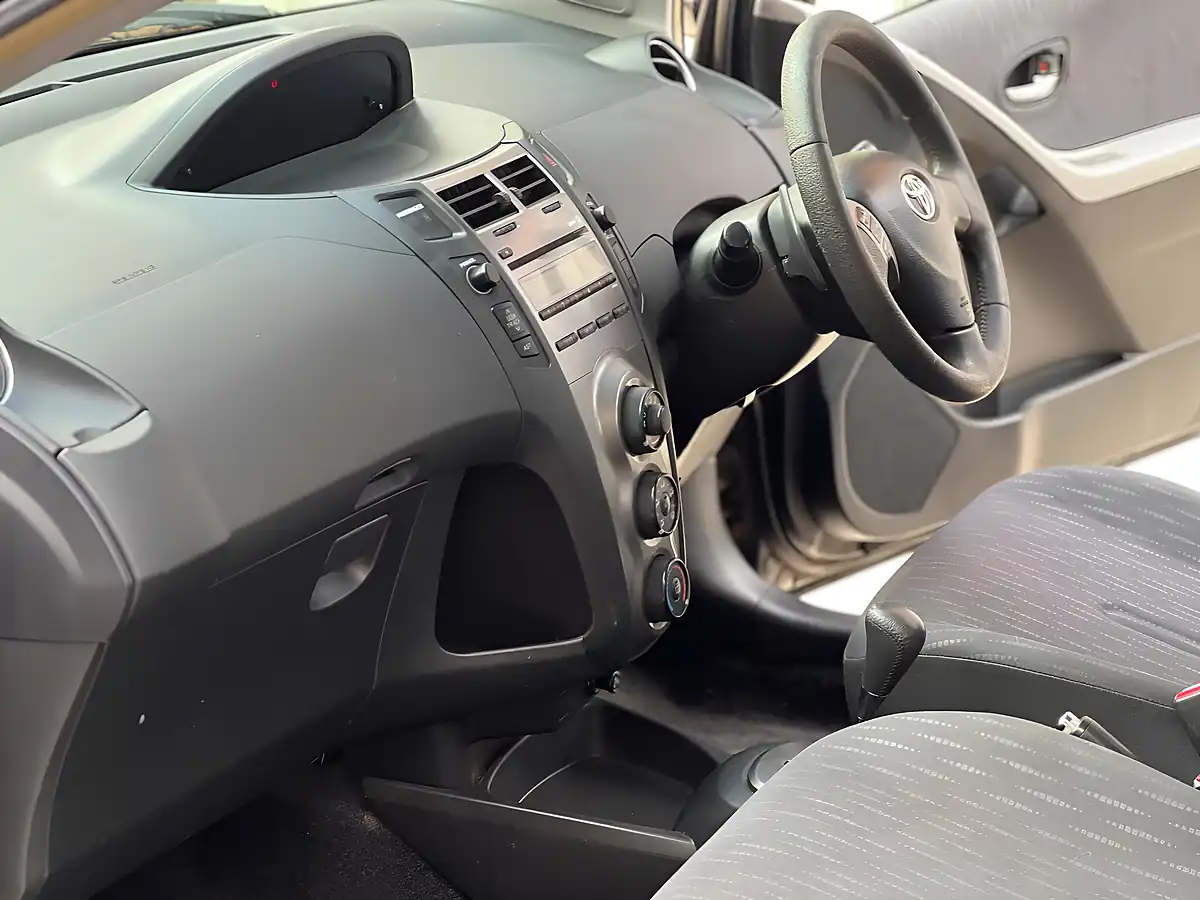 Used 2009 Toyota Yaris Tr Black - Interior and Exterior details 8