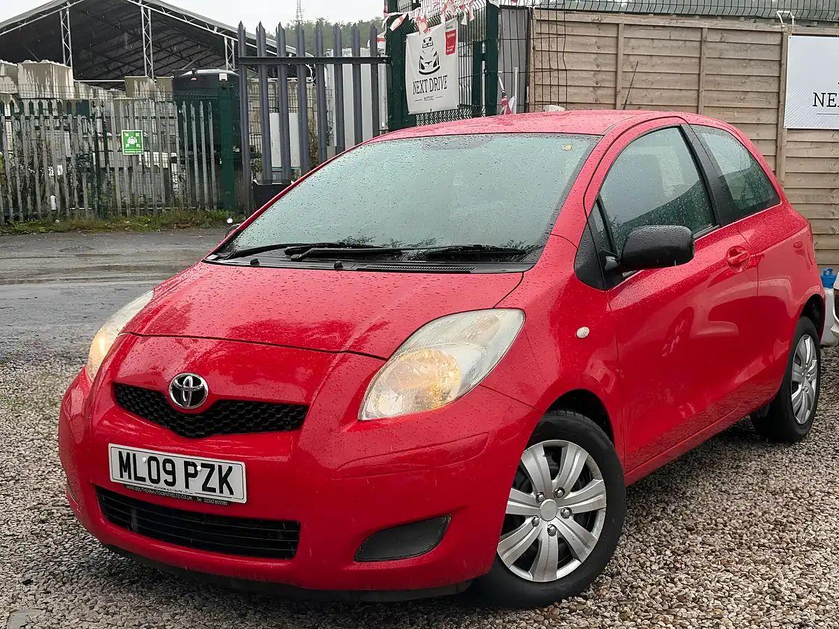 Used 2009 Toyota Yaris Tr Red - Front View