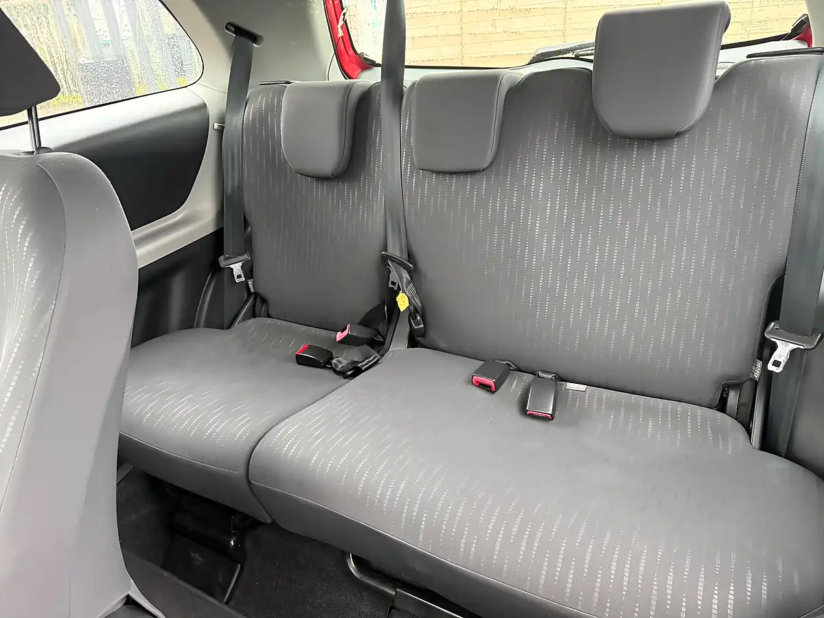 Used 2009 Toyota Yaris Tr Red - Interior and Exterior details 11