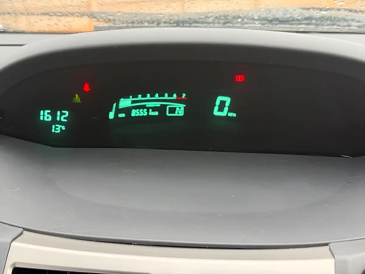 Used 2009 Toyota Yaris Tr Red - Interior and Exterior details 20