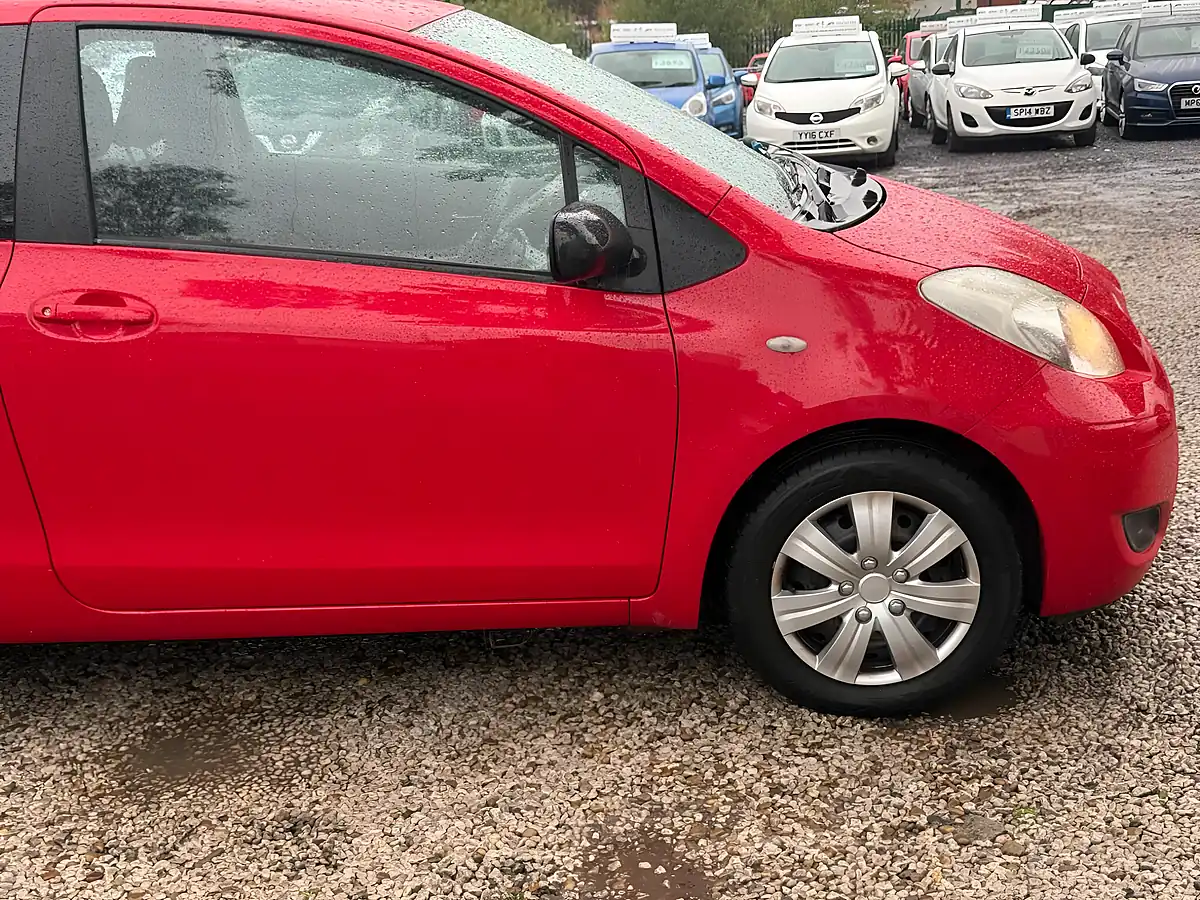 Used 2009 Toyota Yaris Tr Red - Interior and Exterior details 8