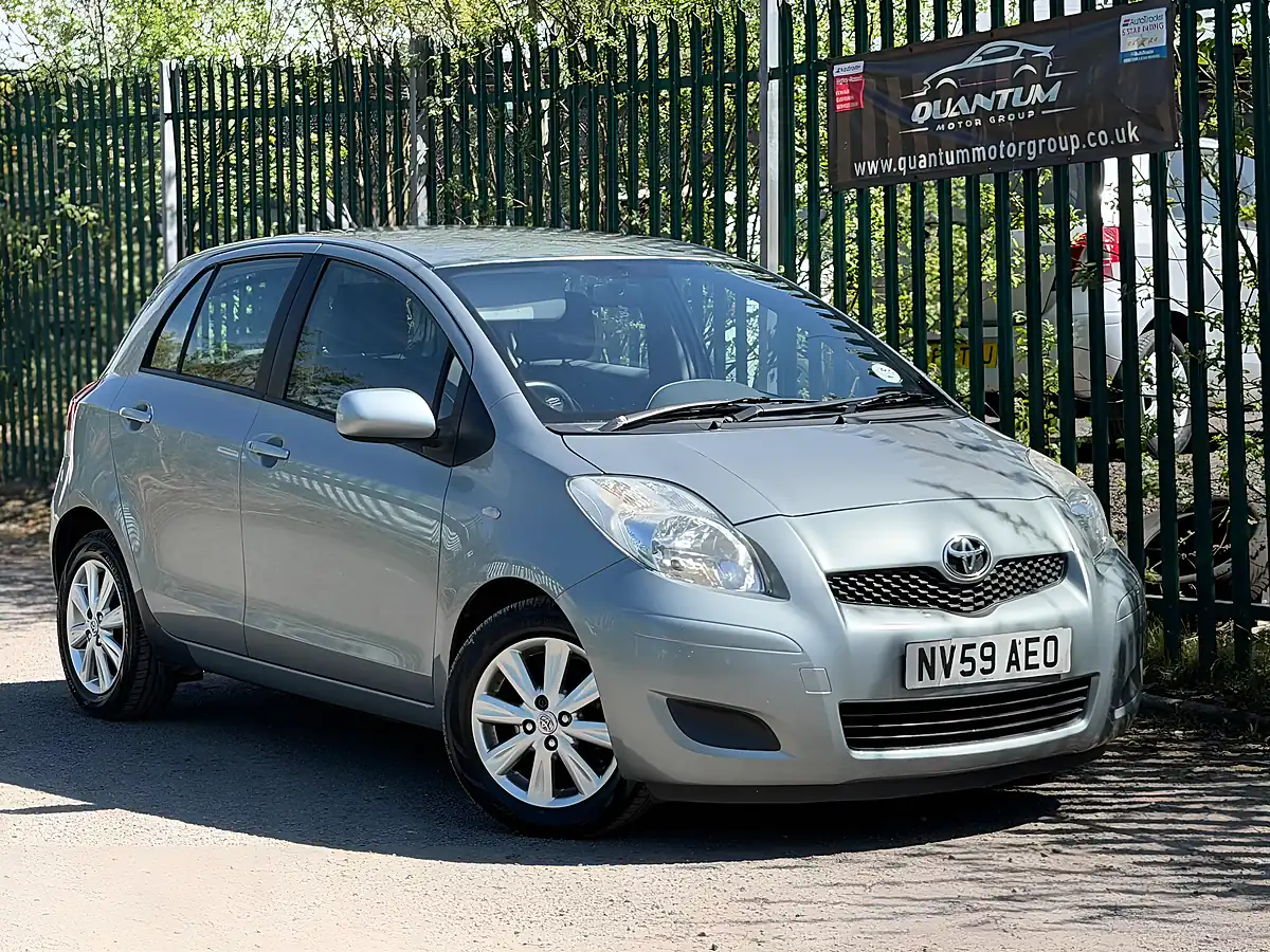 Used 2009 Toyota Yaris Tr Silver - Front View