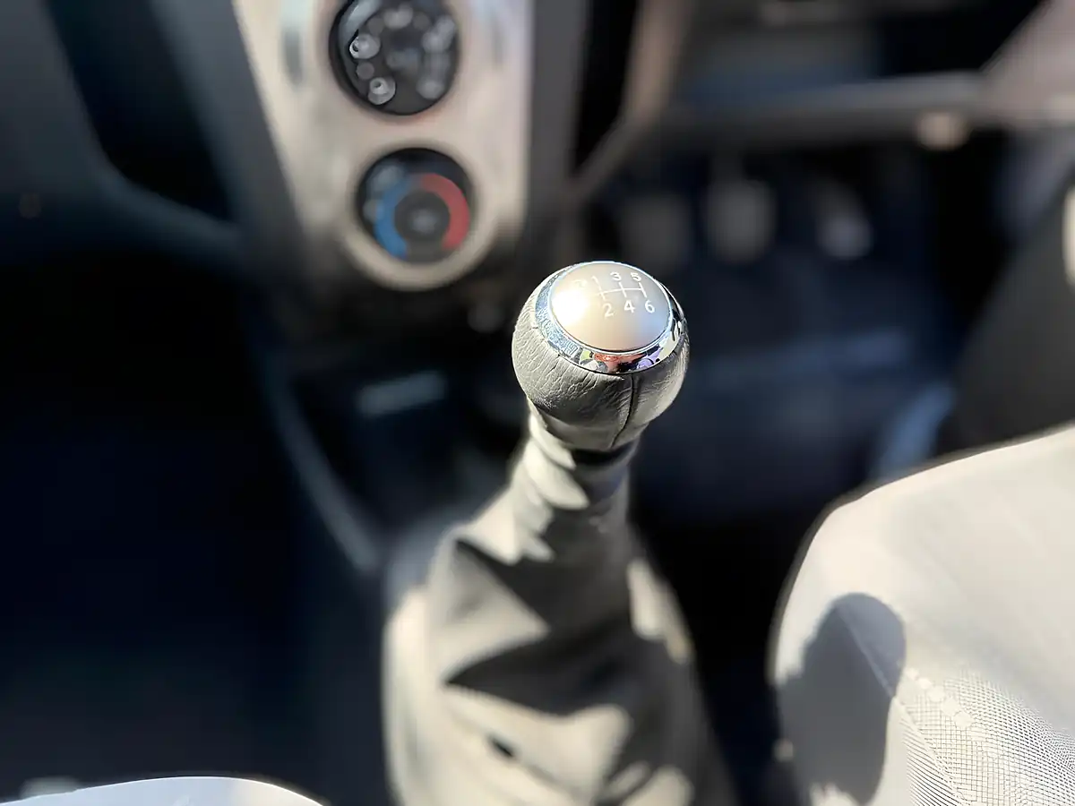 Used 2009 Toyota Yaris Tr Silver - Interior and Exterior details 19