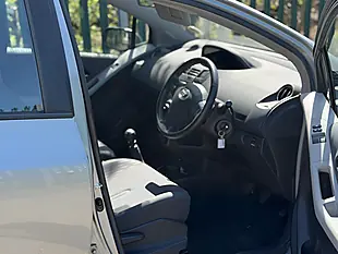 Used 2009 Toyota Yaris Tr Silver - Interior and Exterior details 3