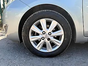 Used 2009 Toyota Yaris Tr Silver - Interior and Exterior details 6