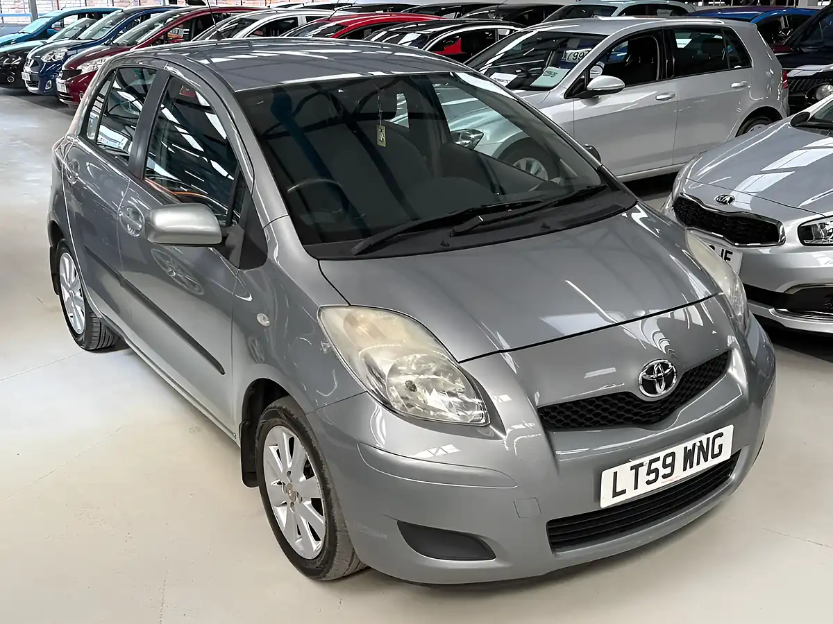 Used 2009 Toyota Yaris Tr Silver - Front View
