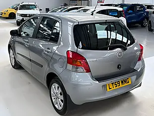 Used 2009 Toyota Yaris Tr Silver - Interior and Exterior details 10
