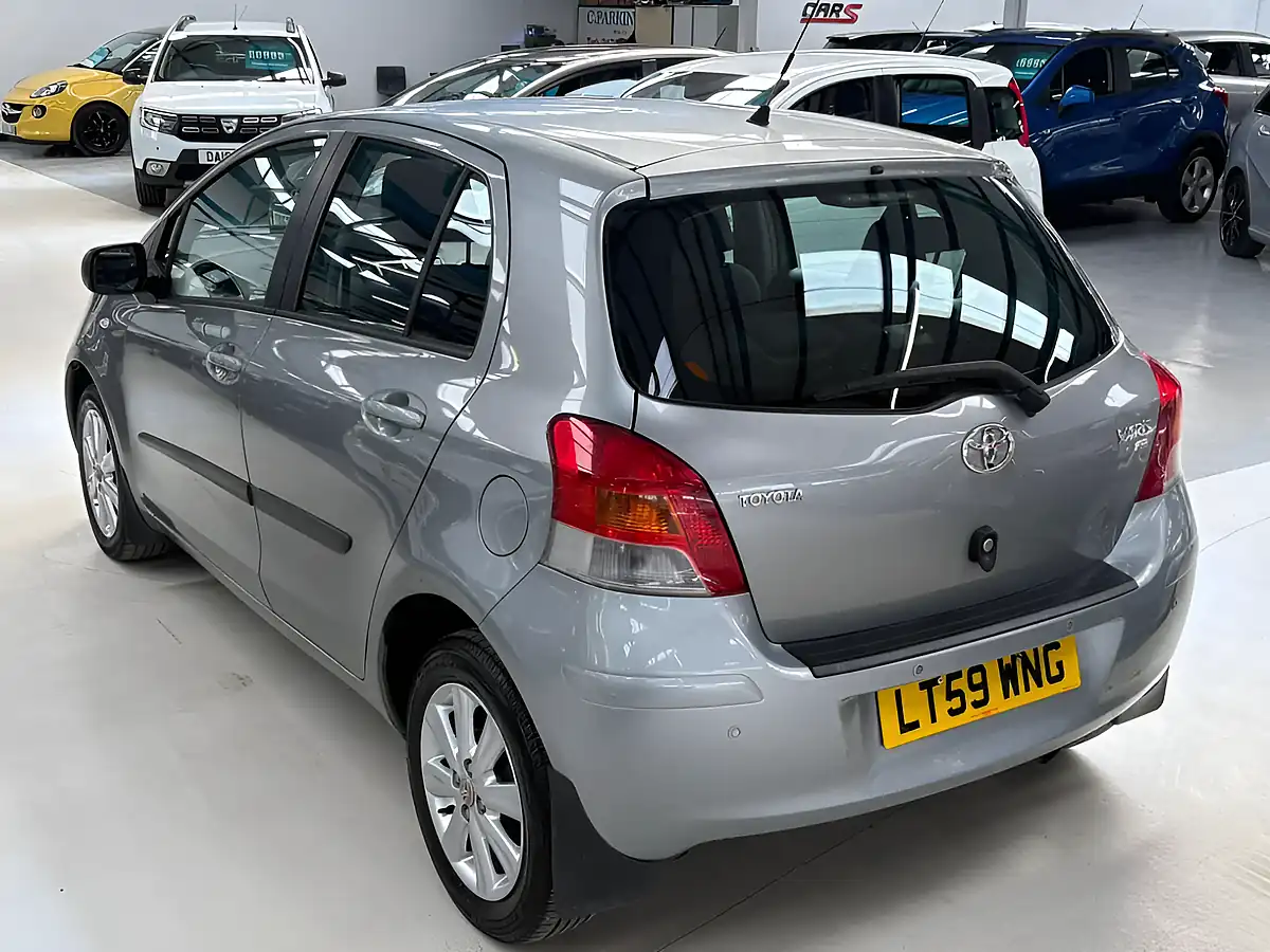 Used 2009 Toyota Yaris Tr Silver - Interior and Exterior details 10