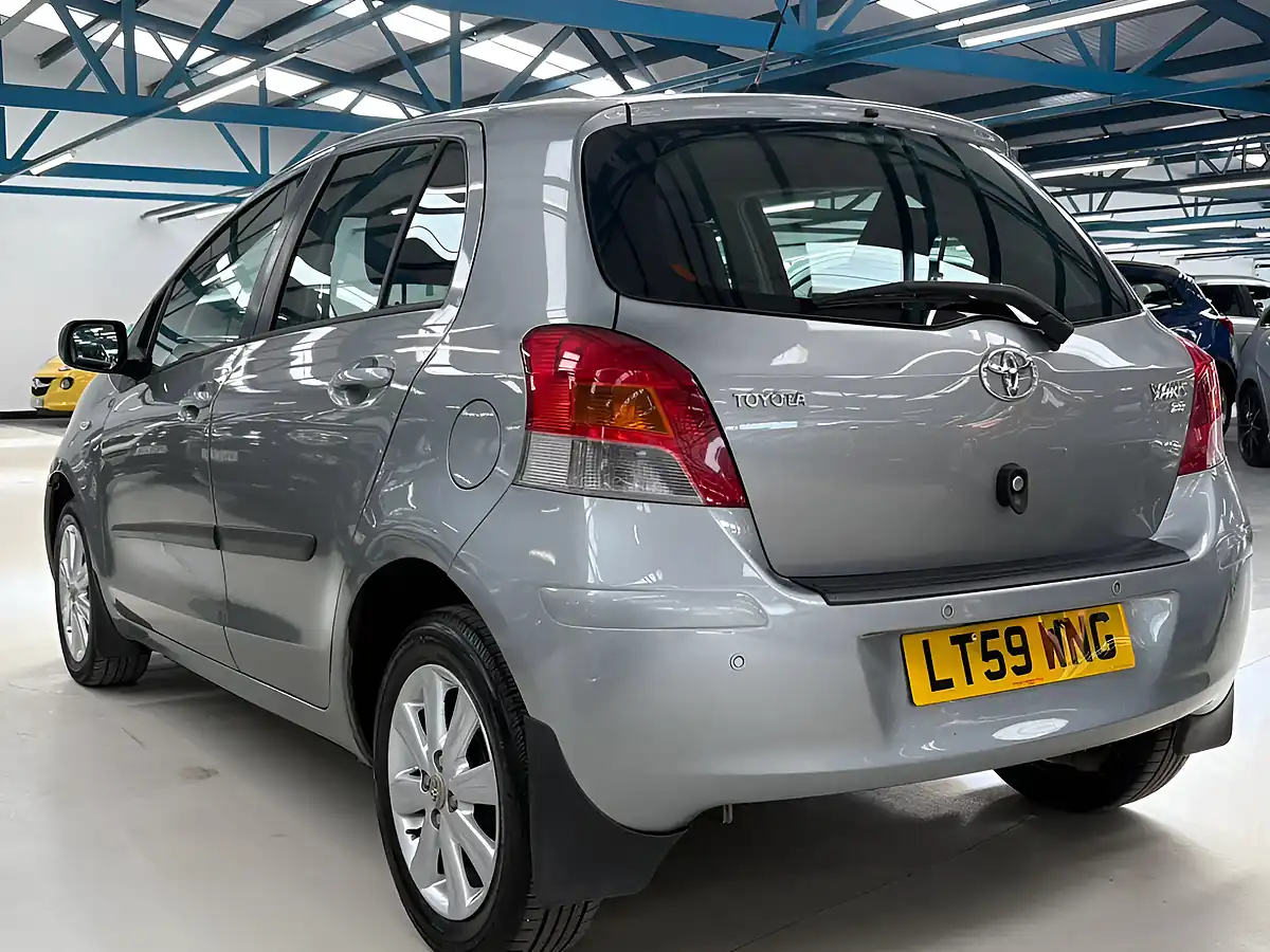 Used 2009 Toyota Yaris Tr Silver - Interior and Exterior details 11
