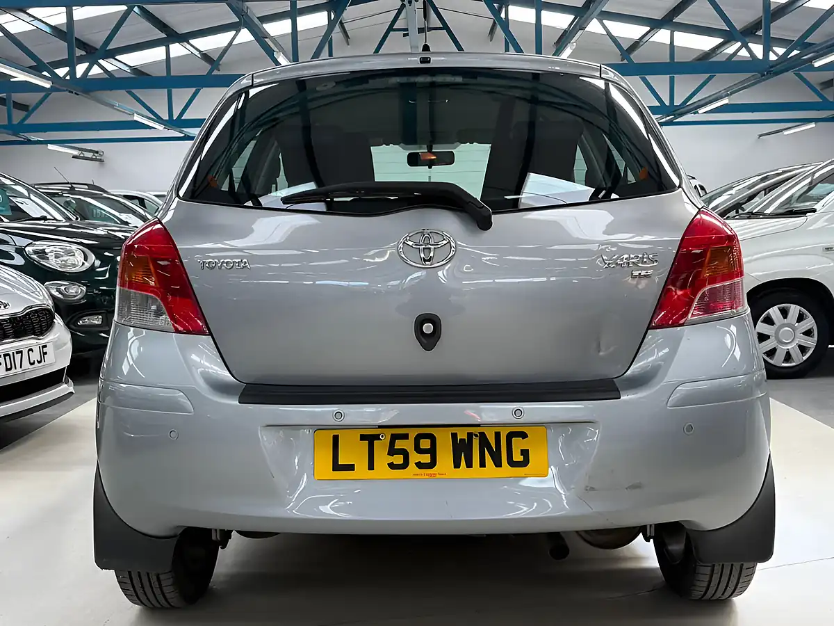 Used 2009 Toyota Yaris Tr Silver - Interior and Exterior details 13