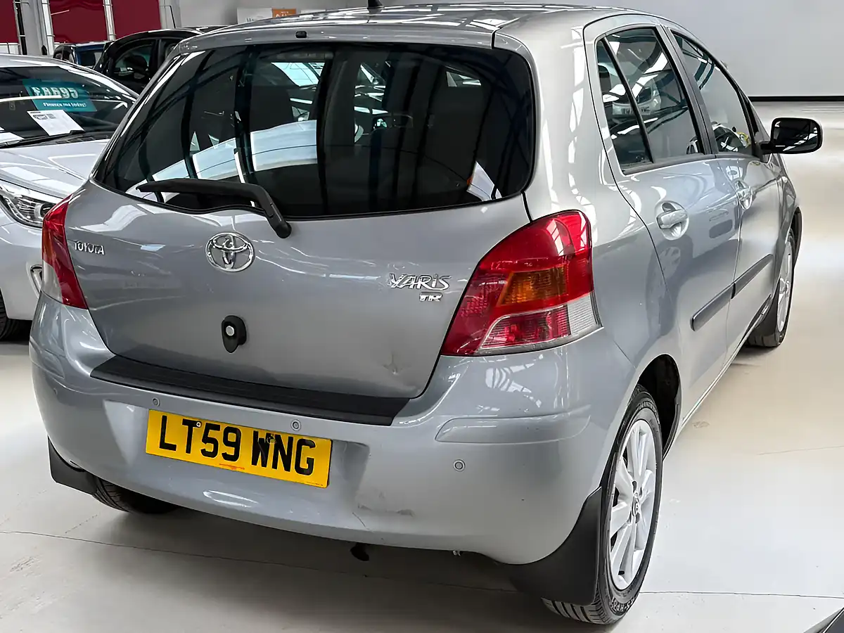 Used 2009 Toyota Yaris Tr Silver - Interior and Exterior details 14