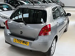 Used 2009 Toyota Yaris Tr Silver - Interior and Exterior details 15
