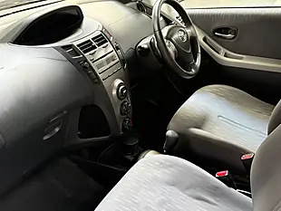 Used 2009 Toyota Yaris Tr Silver - Interior and Exterior details 16