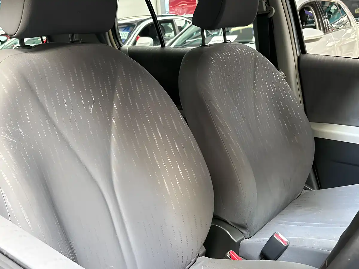 Used 2009 Toyota Yaris Tr Silver - Interior and Exterior details 17