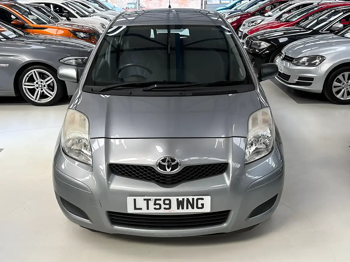 Used 2009 Toyota Yaris Tr Silver - Interior and Exterior details 2