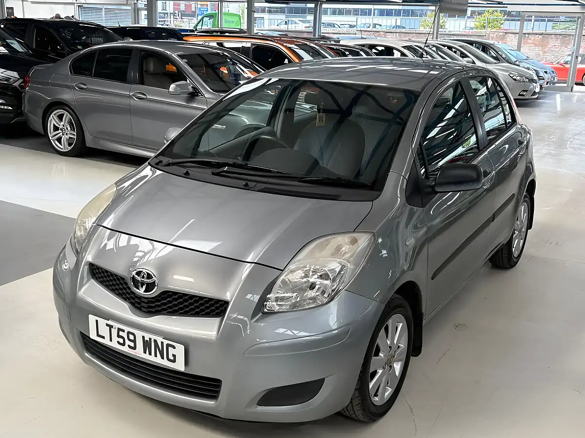 Used 2009 Toyota Yaris Tr Silver - Interior and Exterior details 3