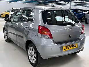 Used 2009 Toyota Yaris Tr Silver - Interior and Exterior details 4