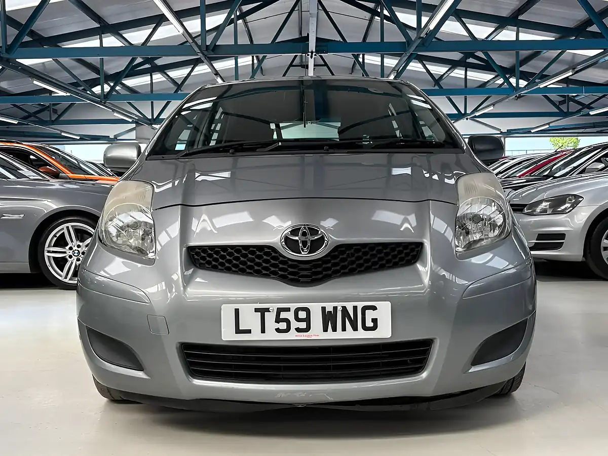 Used 2009 Toyota Yaris Tr Silver - Interior and Exterior details 7