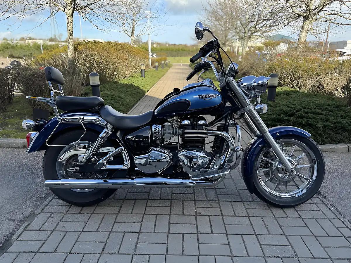 Used 2009 Triumph Bonneville America Blue - Front View