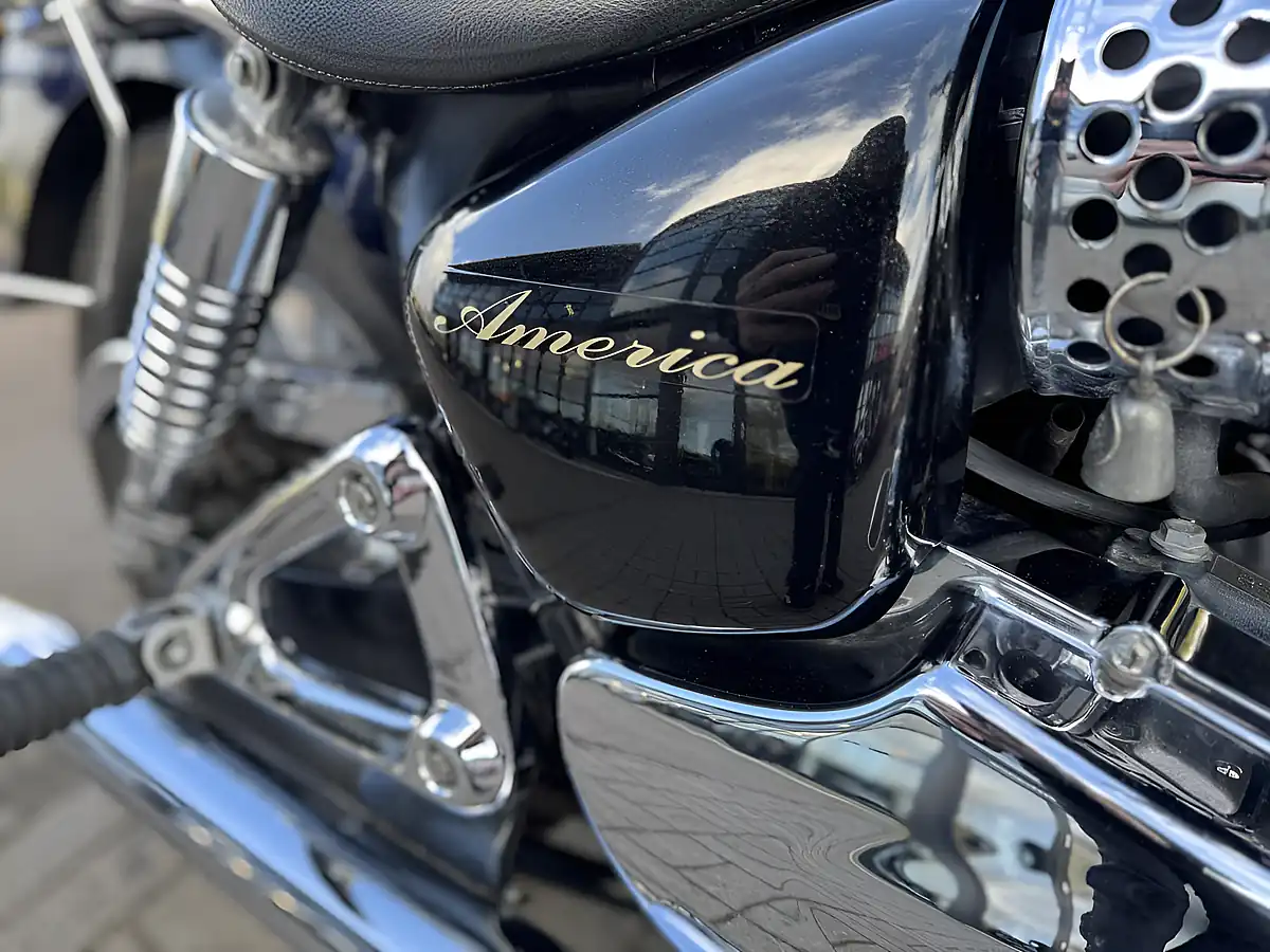 Used 2009 Triumph Bonneville America Blue - Interior and Exterior details 14