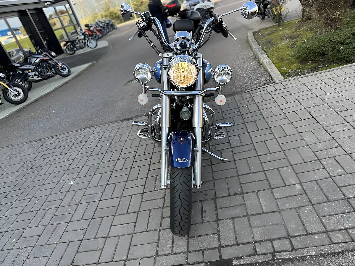 Used 2009 Triumph Bonneville America Blue - Interior and Exterior details 4