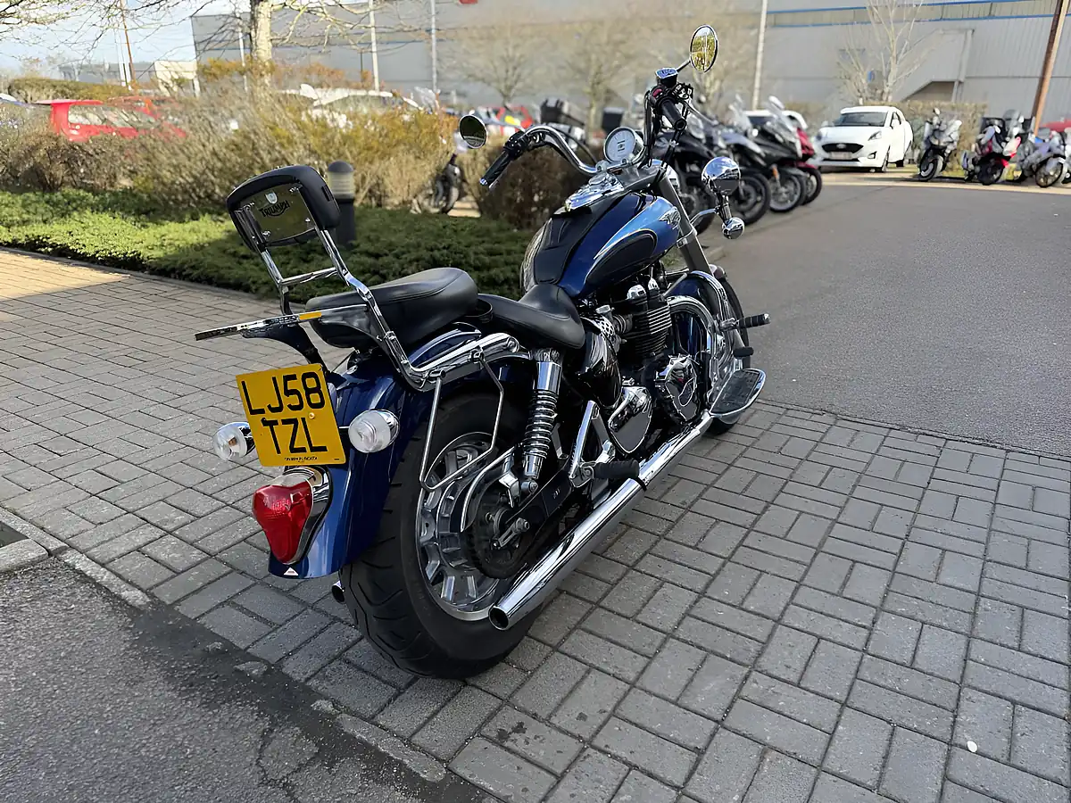 Used 2009 Triumph Bonneville America Blue - Interior and Exterior details 8