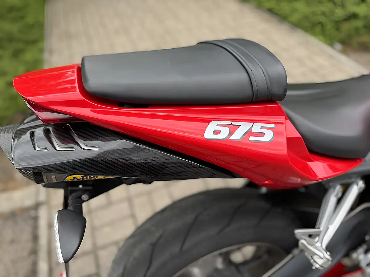 Used 2009 Triumph Daytona Red - Interior and Exterior details 12