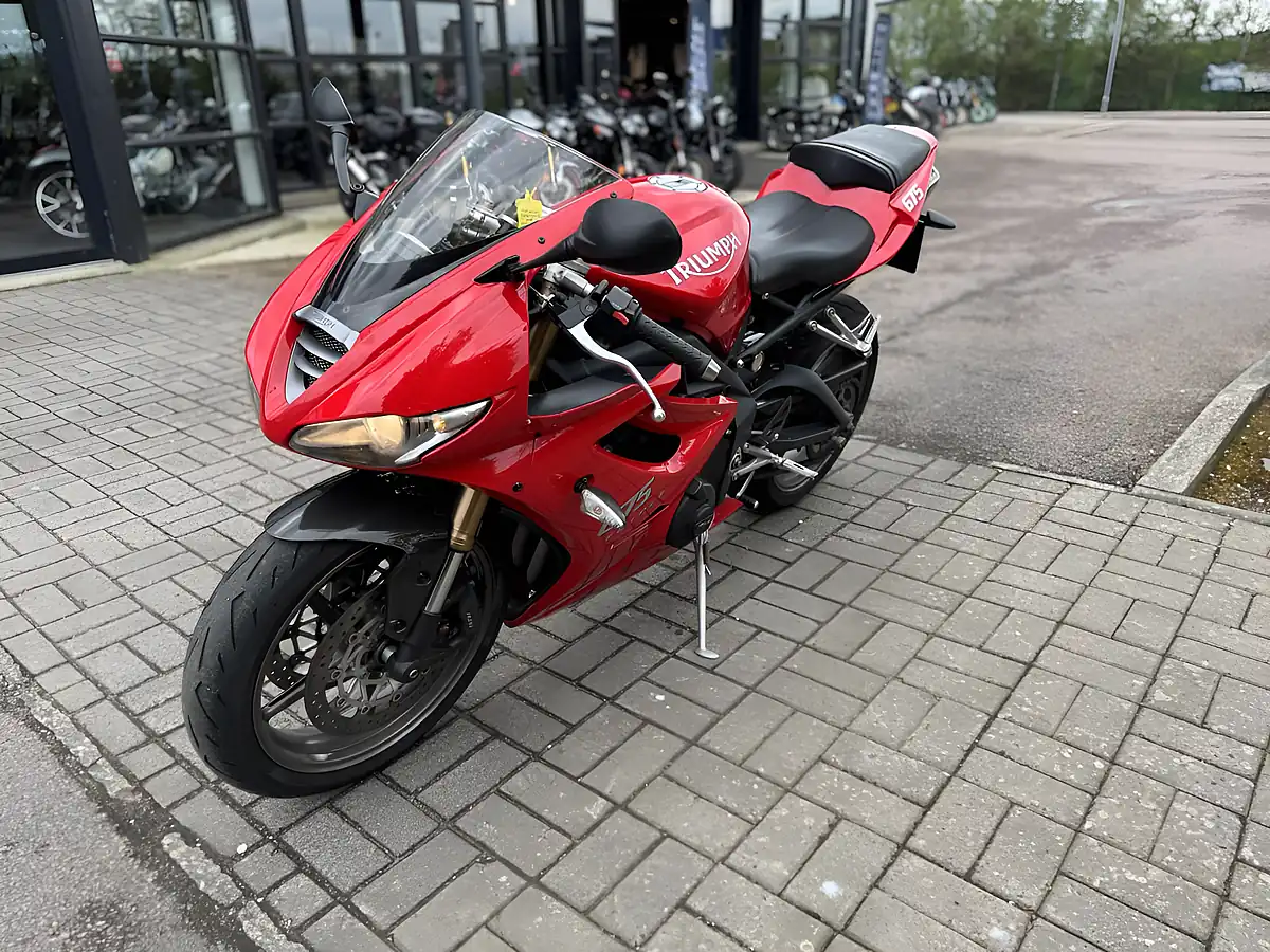 Used 2009 Triumph Daytona Red - Interior and Exterior details 5