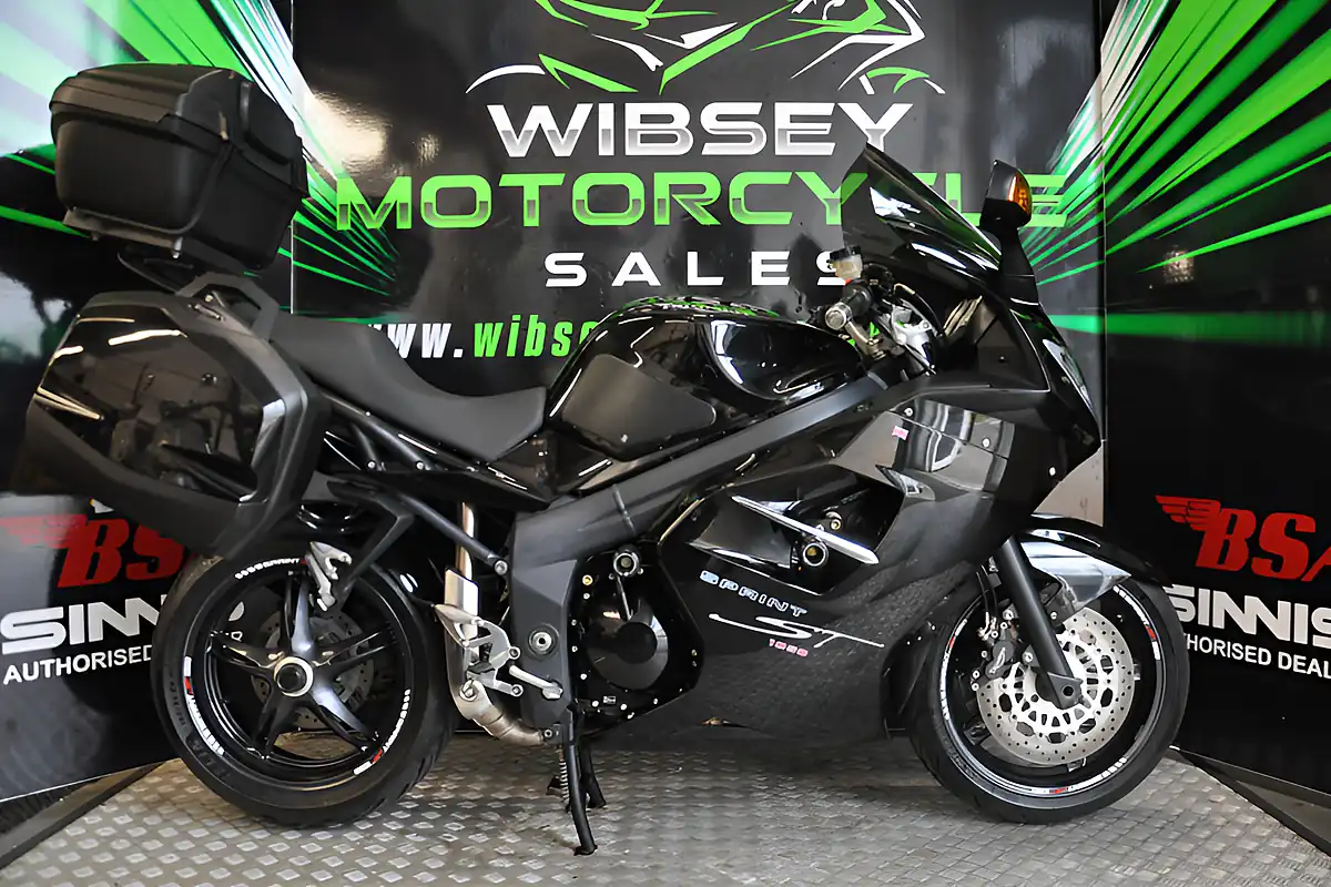 Used 2009 Triumph Sprint 1050 ST Black - Front View