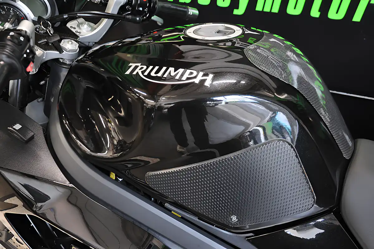 Used 2009 Triumph Sprint 1050 ST Black - Interior and Exterior details 11