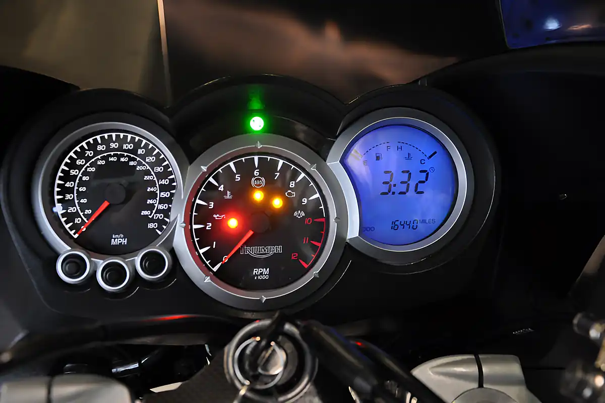 Used 2009 Triumph Sprint 1050 ST Black - Interior and Exterior details 12