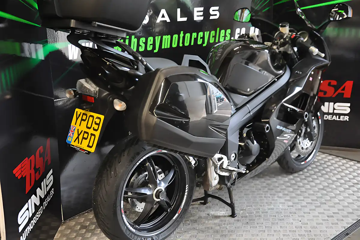 Used 2009 Triumph Sprint 1050 ST Black - Interior and Exterior details 13