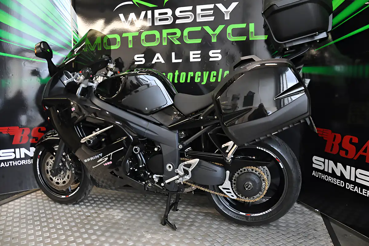 Used 2009 Triumph Sprint 1050 ST Black - Interior and Exterior details 6