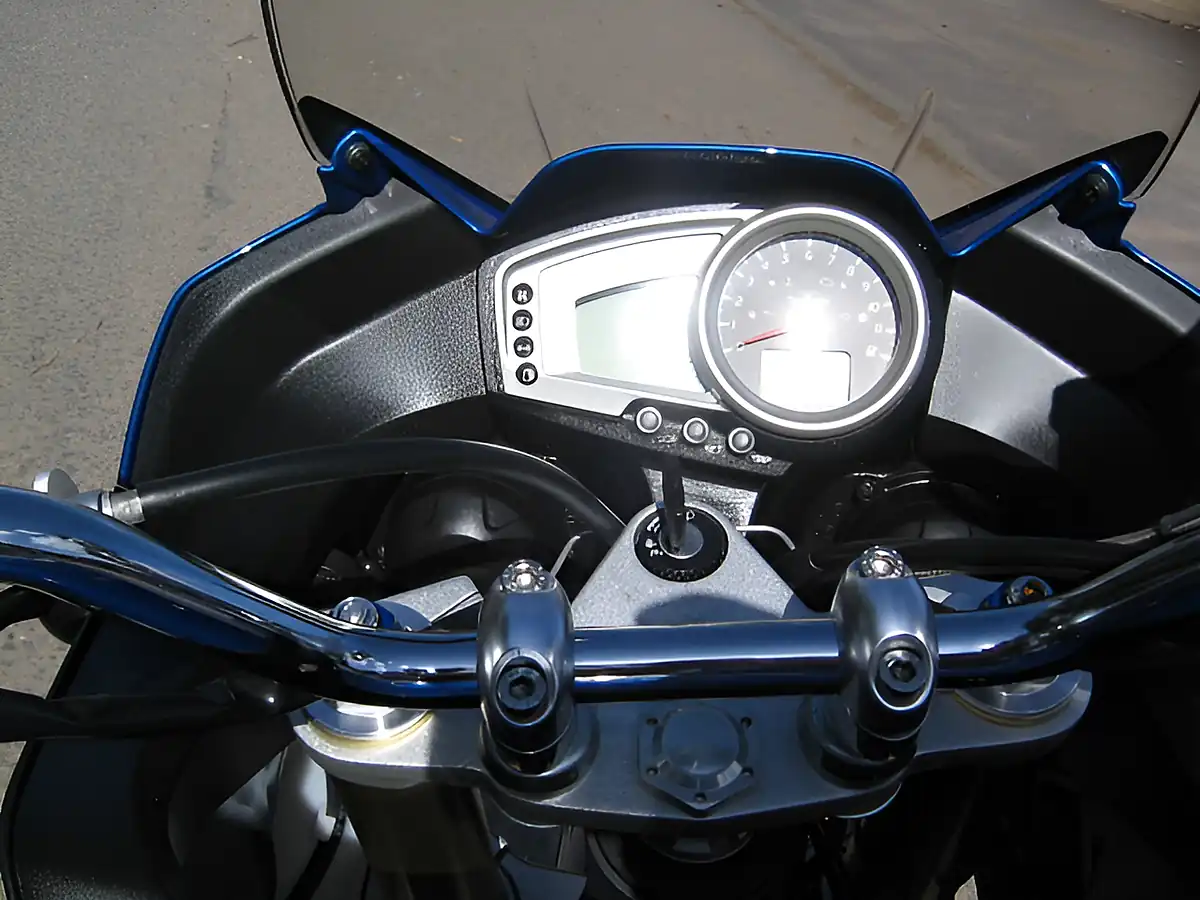 Used 2009 Triumph Tiger Blue - Interior and Exterior details 7