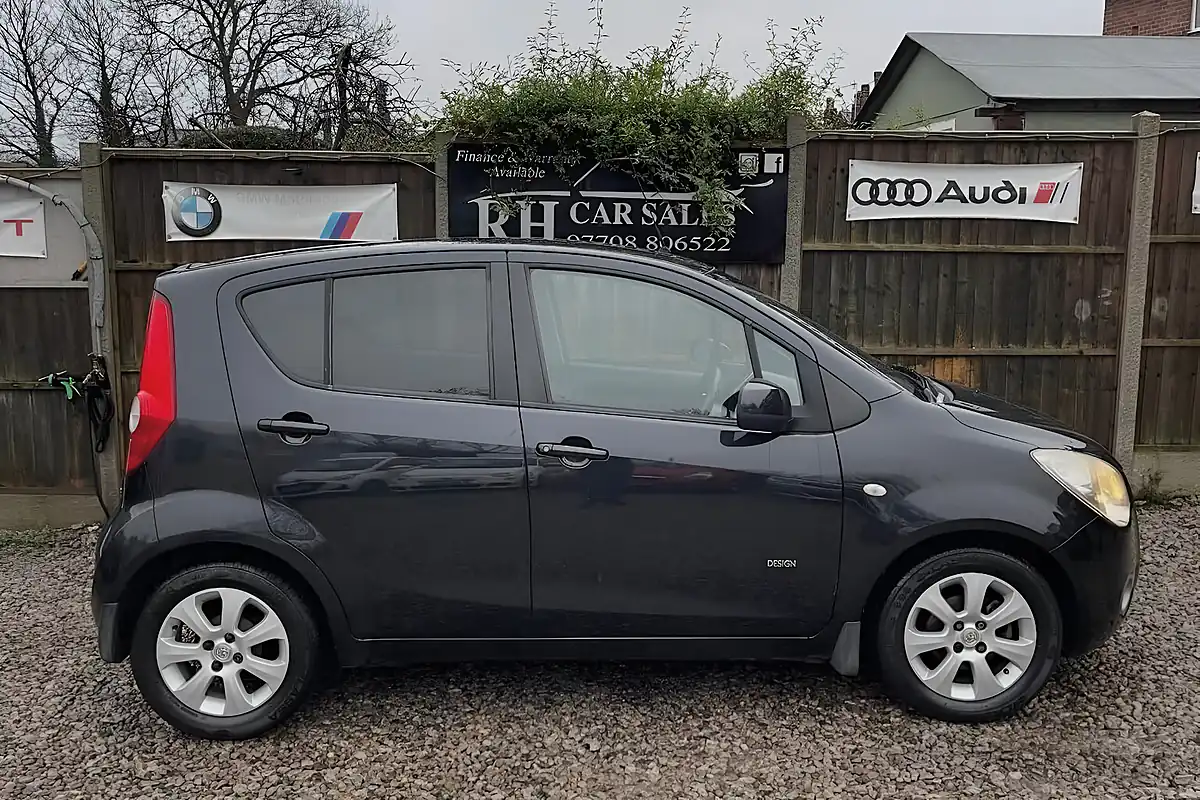 Used 2009 Vauxhall Agila Design Black - Interior and Exterior details 11
