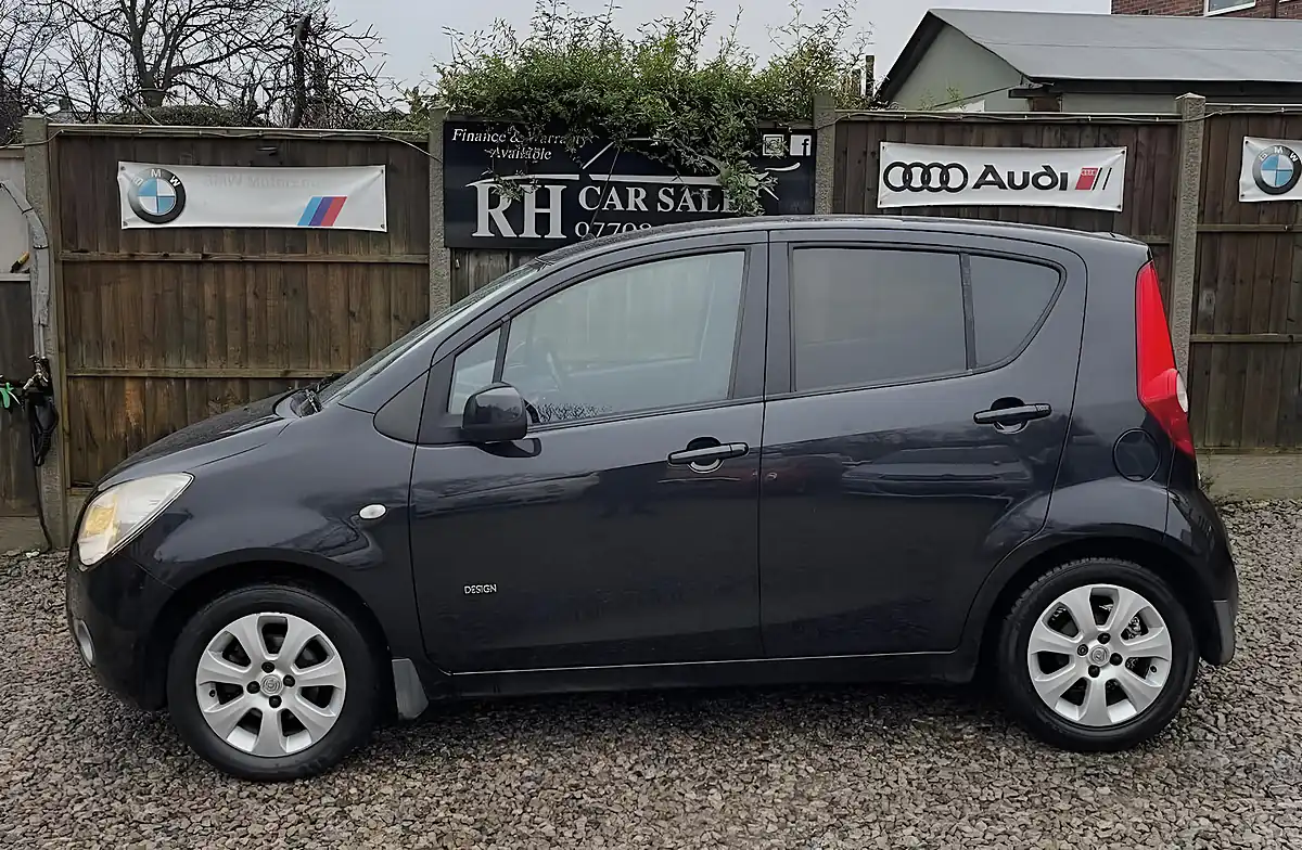 Used 2009 Vauxhall Agila Design Black - Interior and Exterior details 13