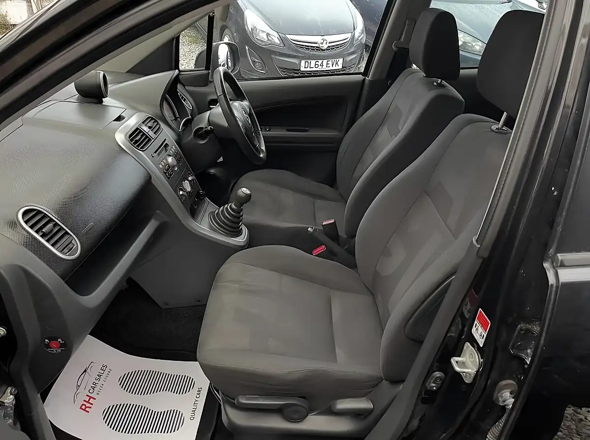 Used 2009 Vauxhall Agila Design Black - Interior and Exterior details 15
