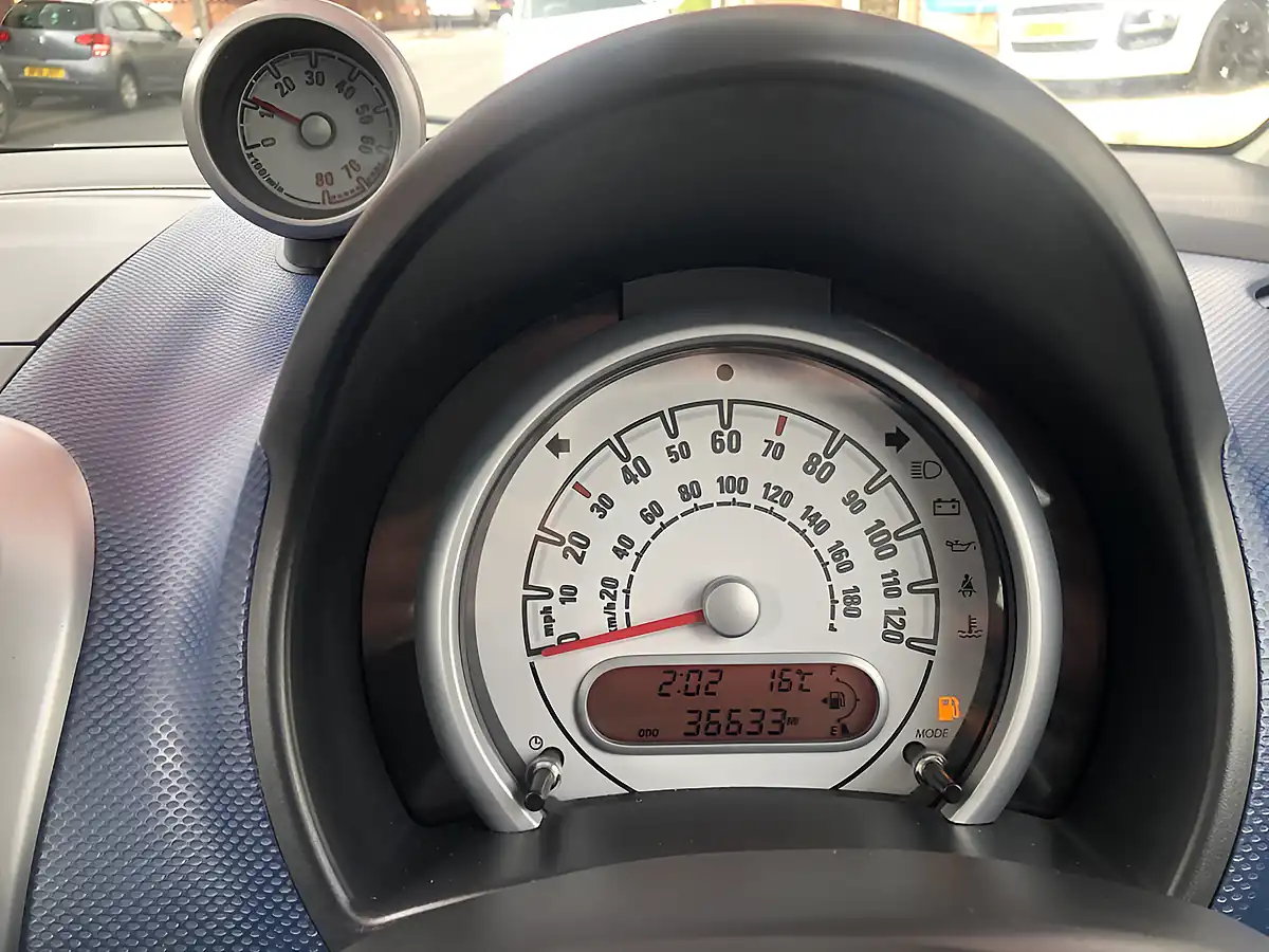 Used 2009 Vauxhall Agila Design Blue - Interior and Exterior details 11