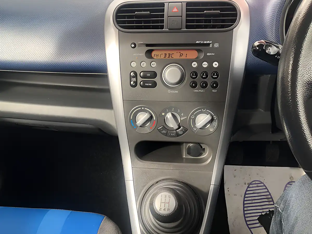 Used 2009 Vauxhall Agila Design Blue - Interior and Exterior details 12