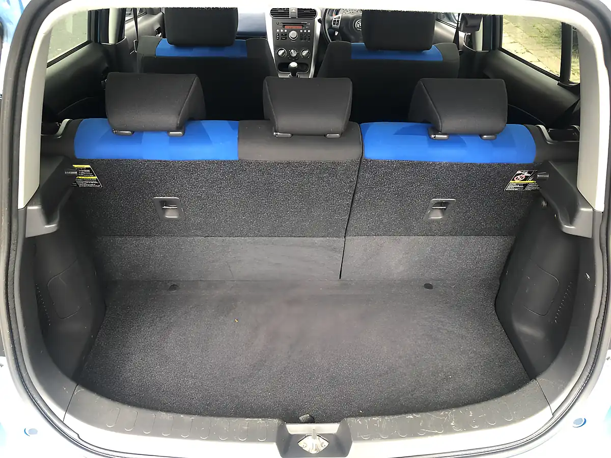 Used 2009 Vauxhall Agila Design Blue - Interior and Exterior details 16