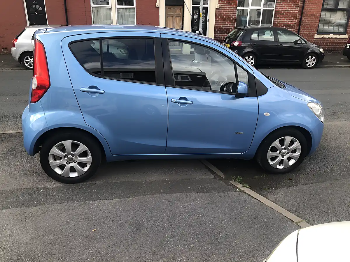 Used 2009 Vauxhall Agila Design Blue - Interior and Exterior details 8