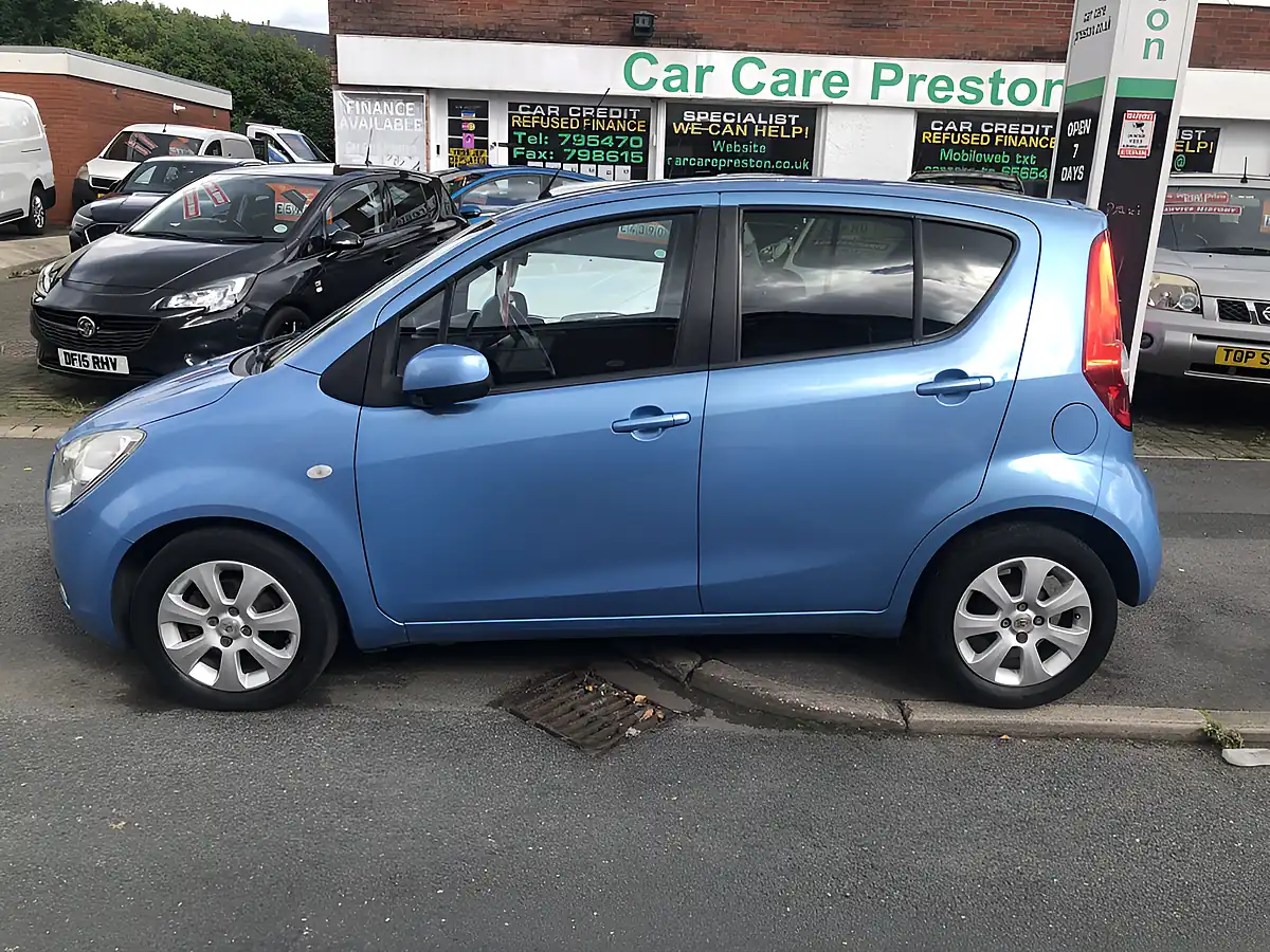 Used 2009 Vauxhall Agila Design Blue - Interior and Exterior details 9
